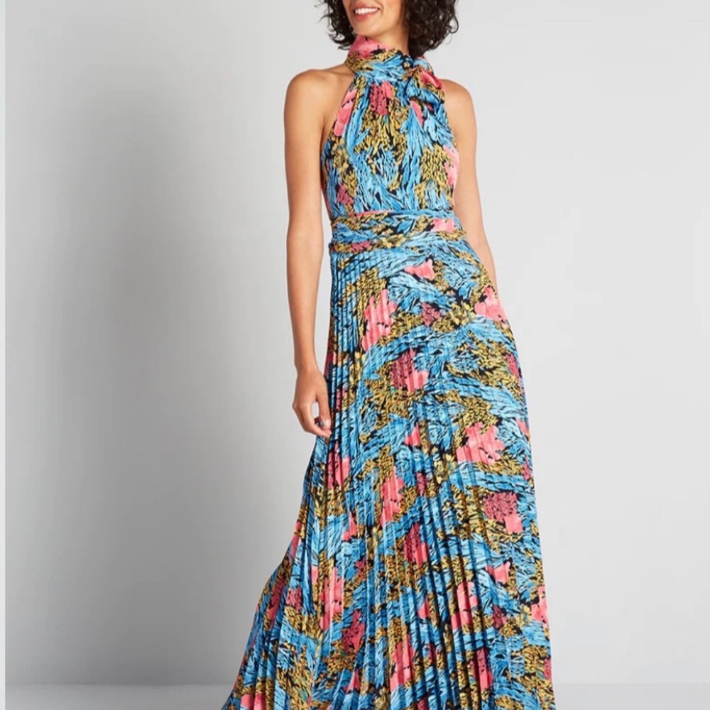 Forever Unique (ModCloth), US size 6, side zipper, blue floral halter maxi